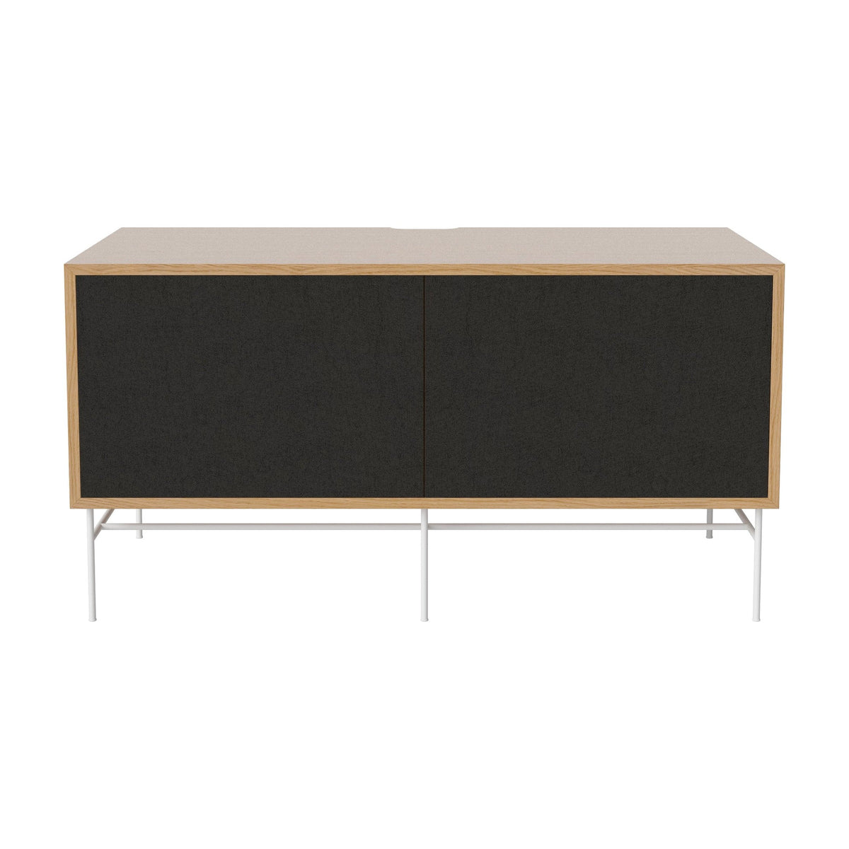 Bolia Case hifi-meubel medium op onderstel diepte 48 cm wit gelakt staal, links zwarte stof, rechts zwarte stof, geolied eiken, 04-007-86_13100842