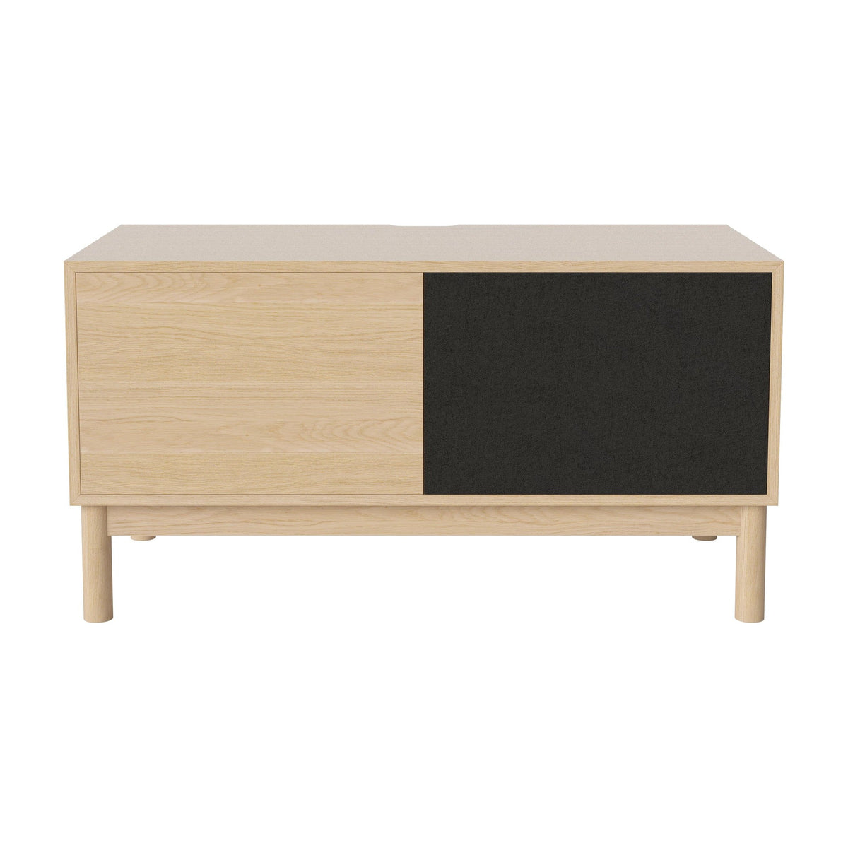 Bolia Case hifi-meubel medium op onderstel diepte 48 cm wit gepigmenteerd geolied eiken, links eiken, rechts zwarte stof, wit gepigmenteerd geolied eiken, 04-007-86_13101030