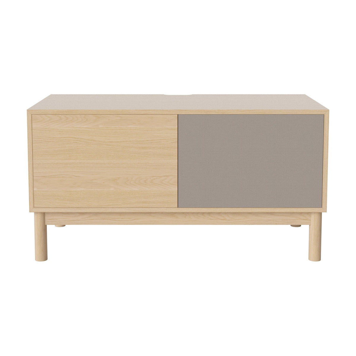 Bolia Case hifi-meubel medium op onderstel diepte 48 cm wit gepigmenteerd geolied eiken, links eiken, rechts grijze hifi-stof, wit gepigmenteerd geolied eiken, 04-007-86_13101065