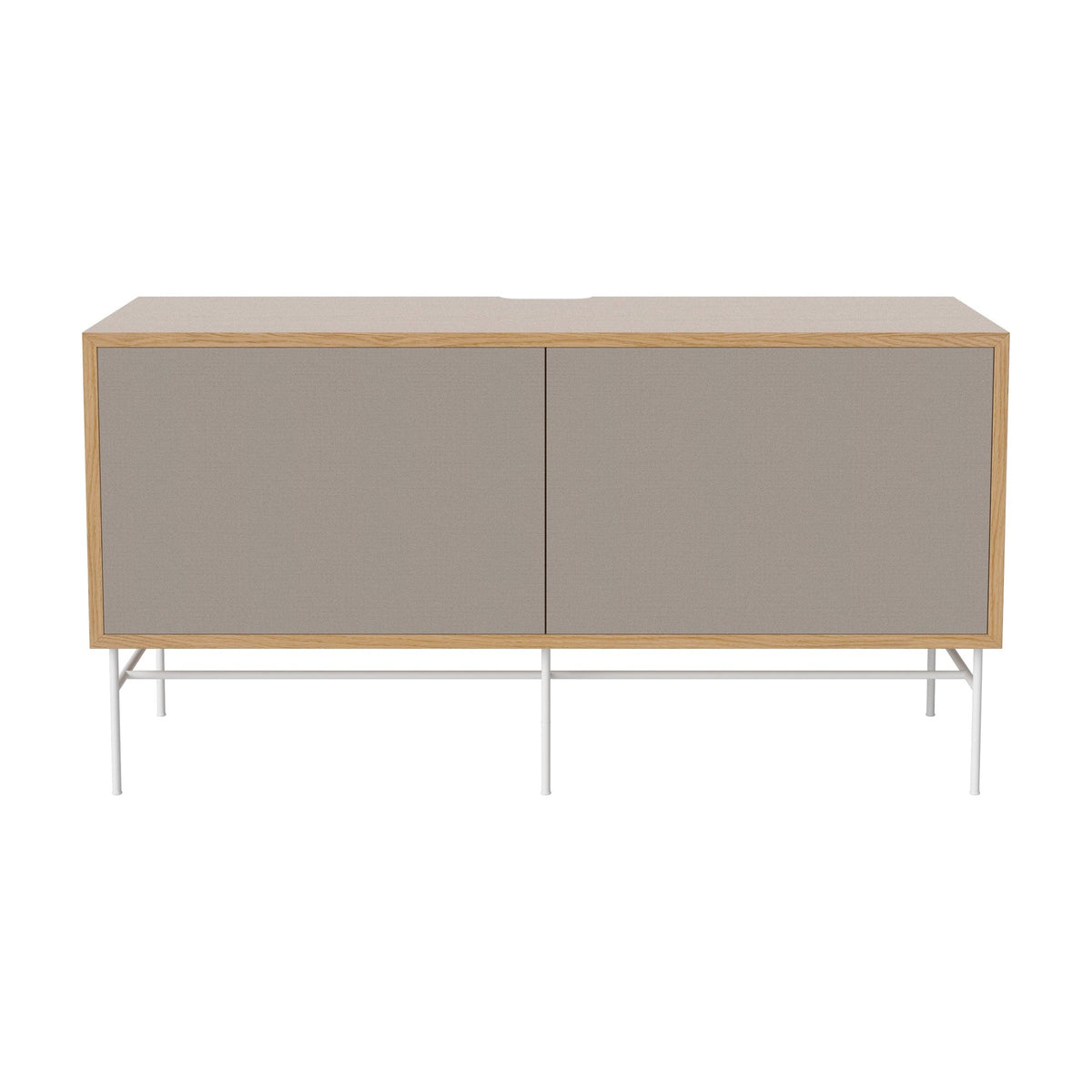 Bolia Case hifi-meubel medium op onderstel diepte 35 cm wit gelakt staal, links grijze hifi-stof, rechts grijze hifi-stof, geolied eiken, 04-007-87_13100877