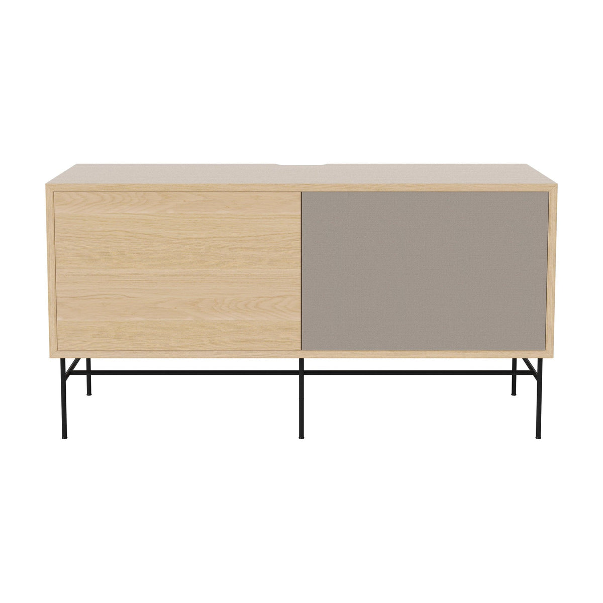 Bolia Case hifi-meubel medium op onderstel diepte 35 cm zwart gelakt staal, links eiken, rechts grijze hifi-stof, wit gepigmenteerd geolied eiken, 04-007-87_13101040
