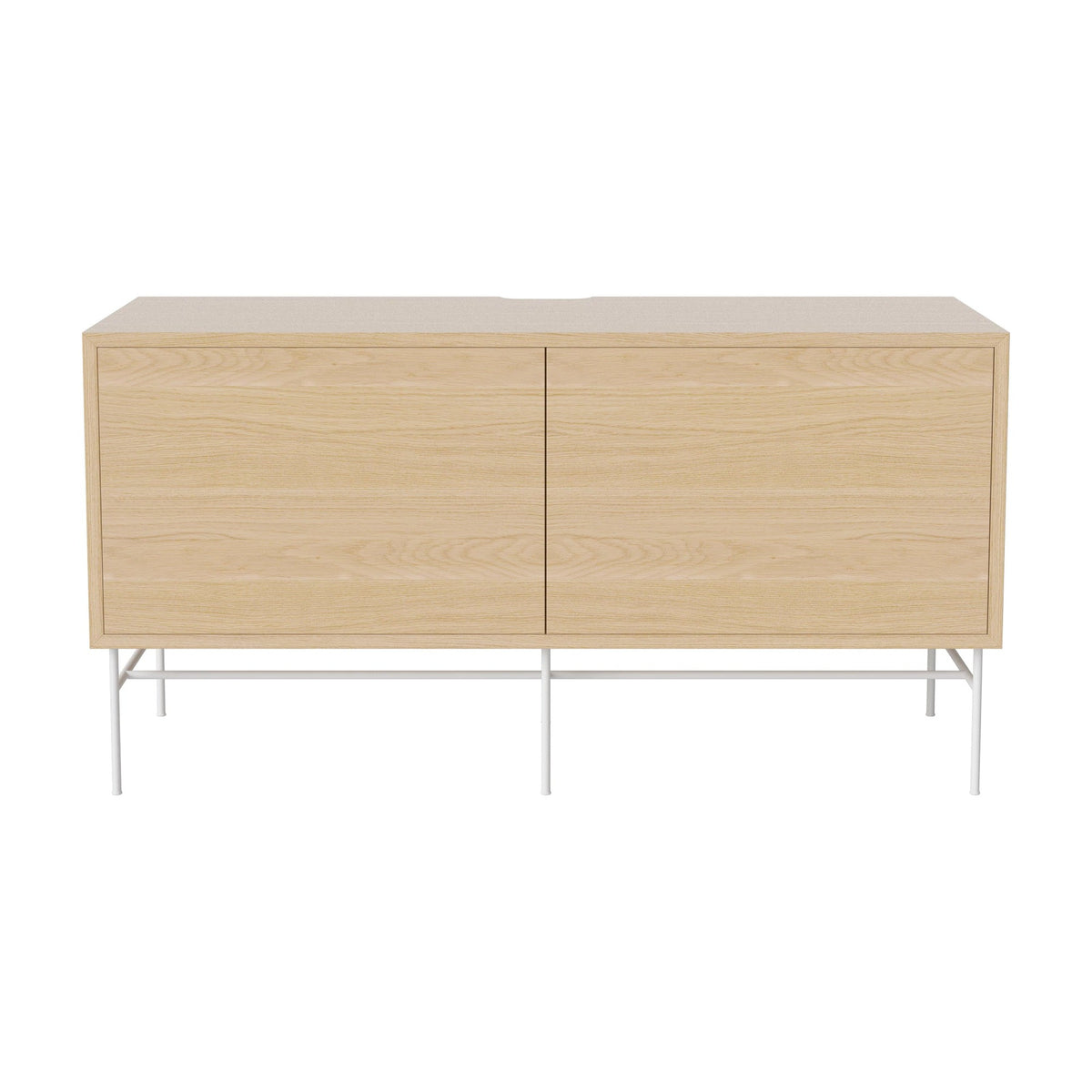 Bolia Case hifi-meubel medium op onderstel diepte 35 cm wit gelakt staal, links eiken, rechts eiken, wit gepigmenteerd geolied eiken, 04-007-87_13101090