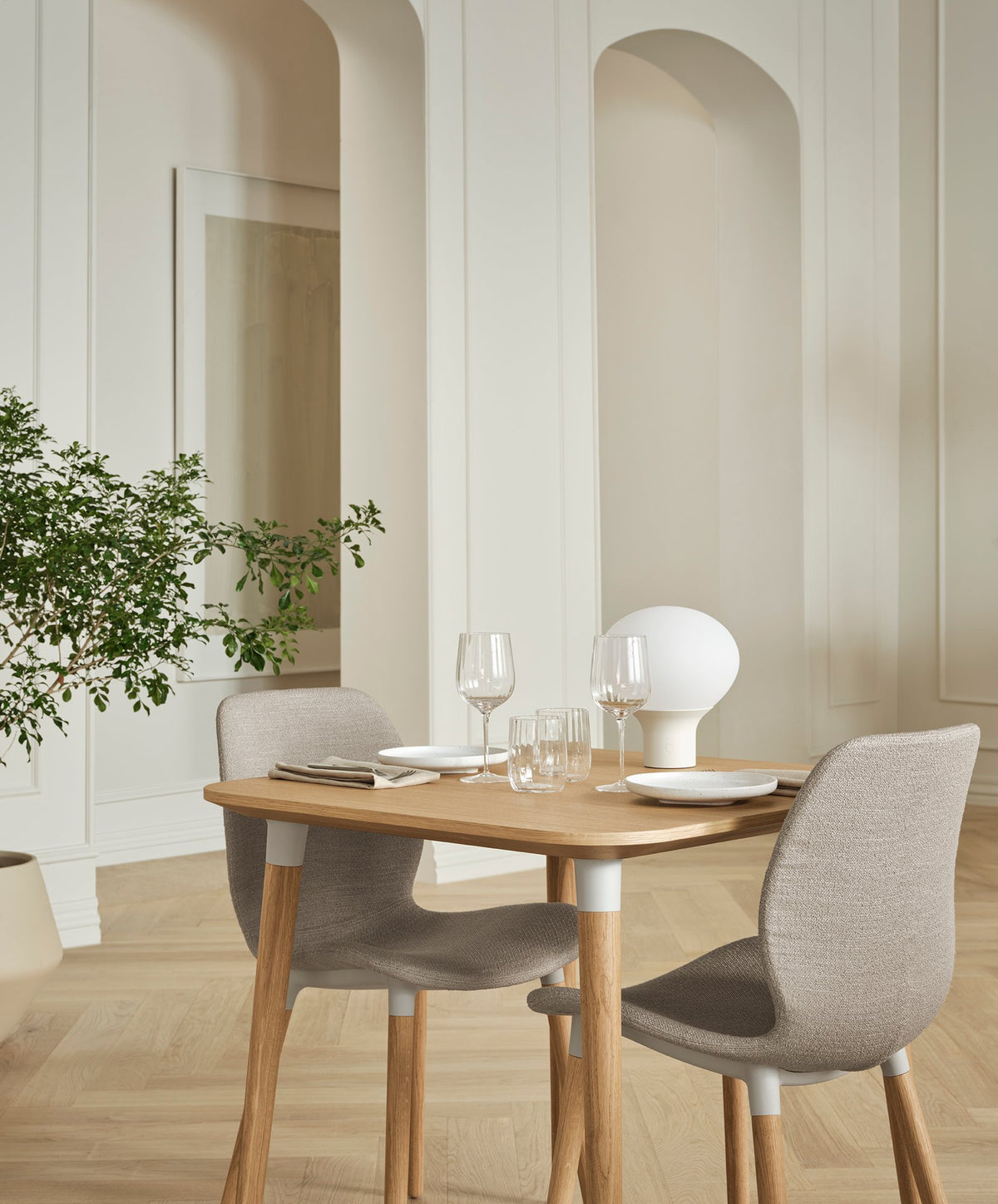 Bolia Acorn draagbare lamp in interieur, sfeerfoto 2
