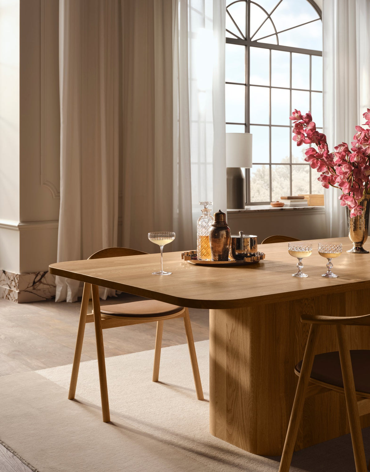 Bolia Eida houten eettafel in eetkamer, sfeerfoto 1