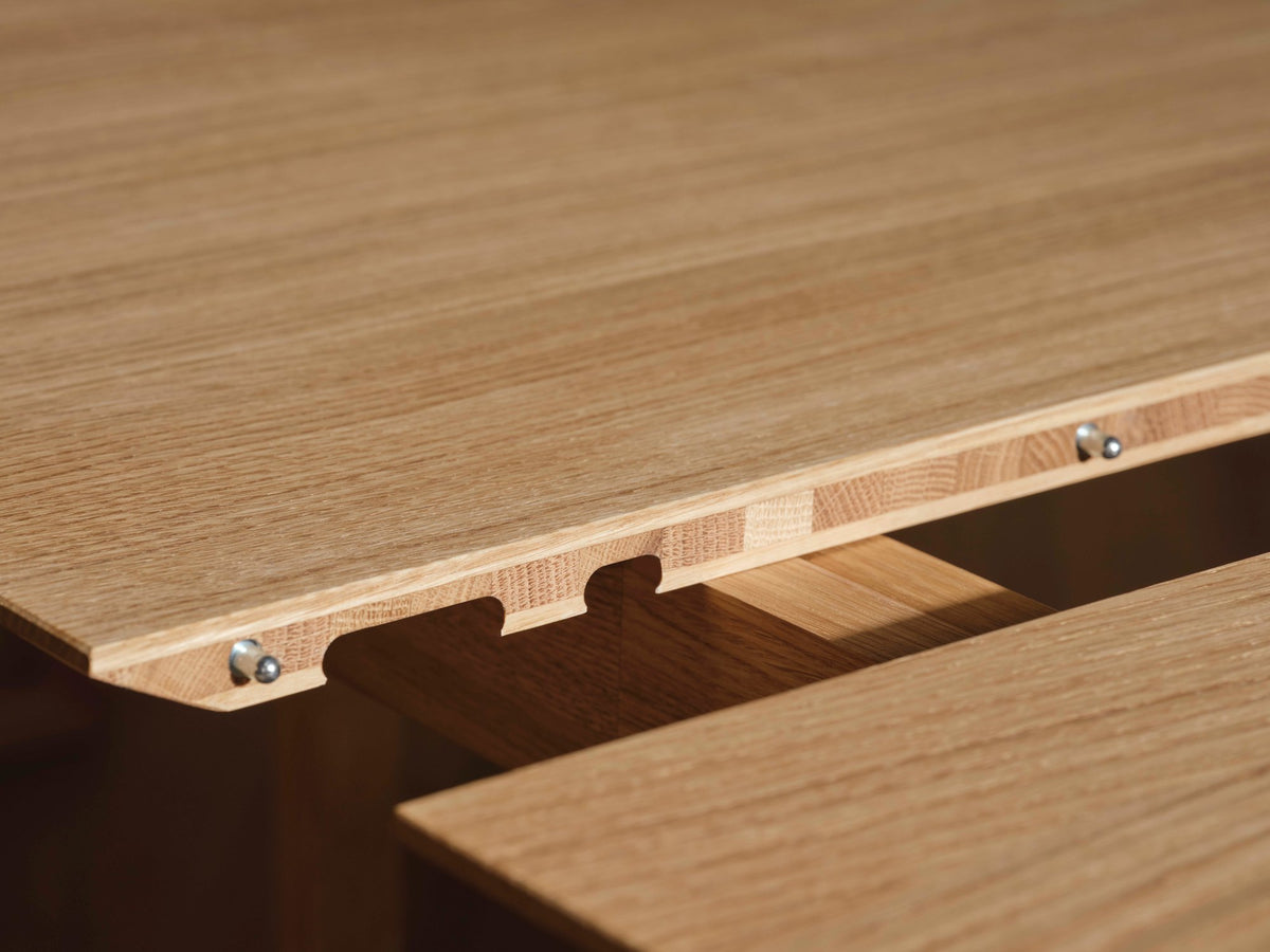 Bolia Kuma uitschuifbare eettafel in eetkamer, sfeerfoto 3