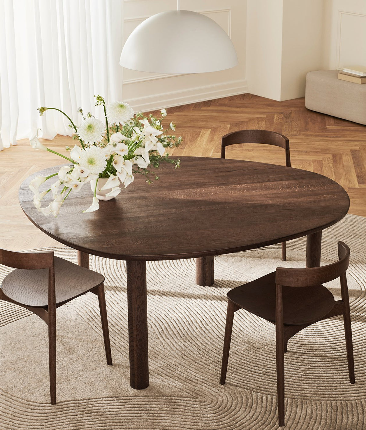 Bolia Latch eettafel in eetkamer, sfeerfoto 4