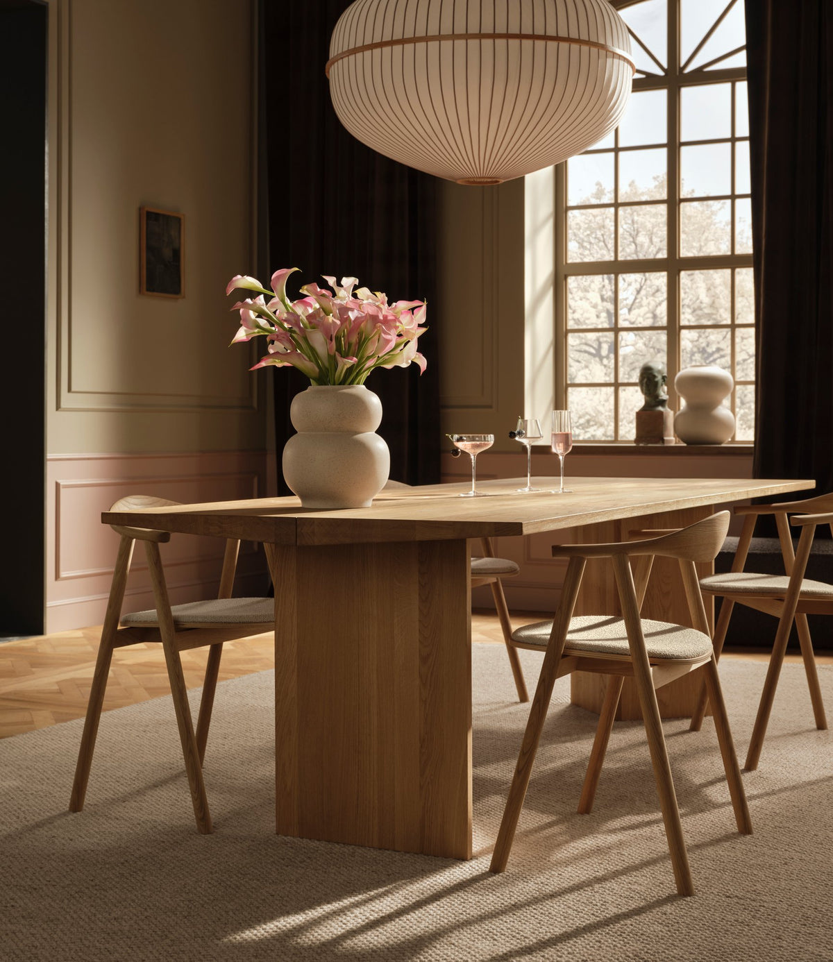 Bolia Lelou eettafel in eetkamer, sfeerfoto 1