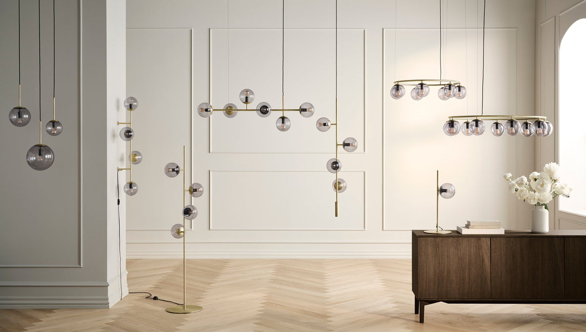 Bolia Orb hanglampen en vloerlamp in interieur, sfeerfoto 1