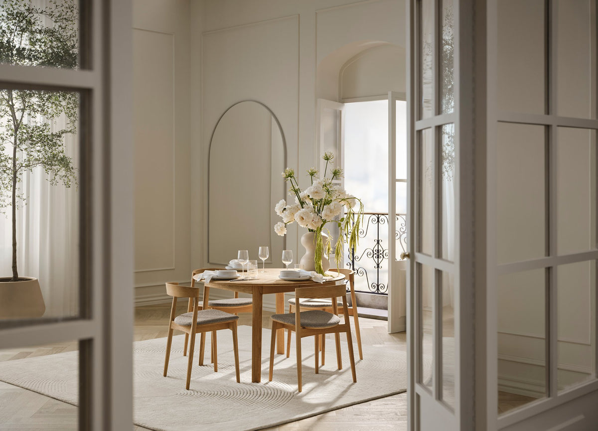 Bolia Palo ronde eettafel in eetkamer, sfeerfoto 2