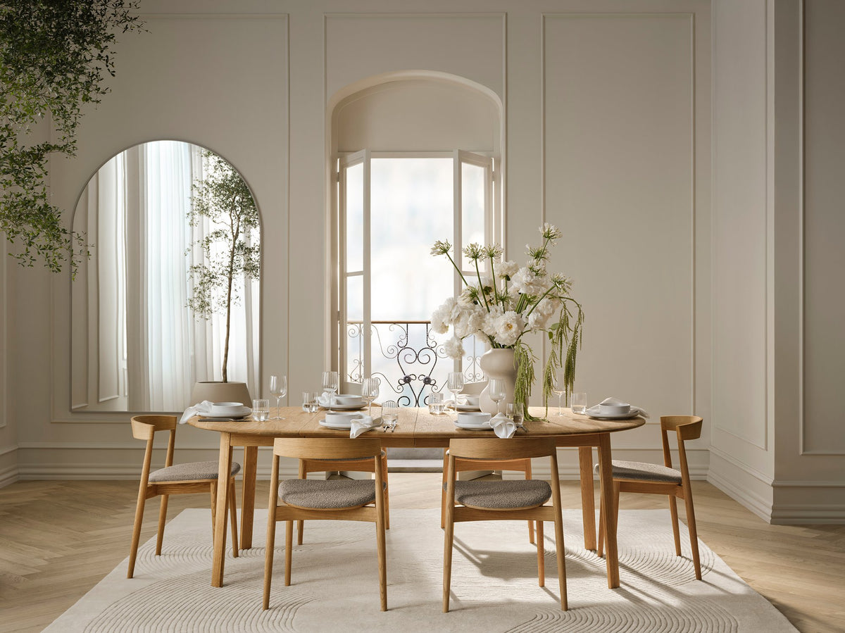 Bolia Palo ronde uitschuifbare eettafel in eetkamer, sfeerfoto 2