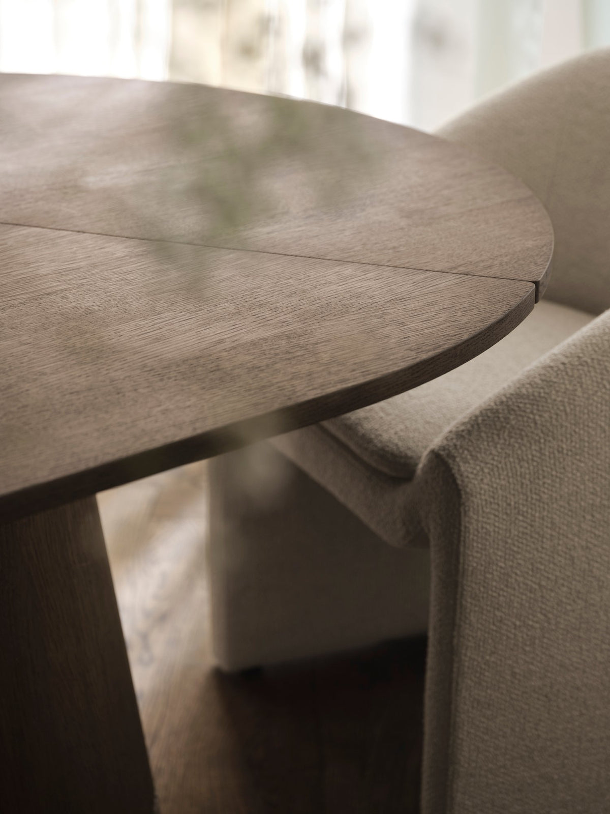 Bolia Piro grote eettafel in eetkamer, sfeerfoto 4