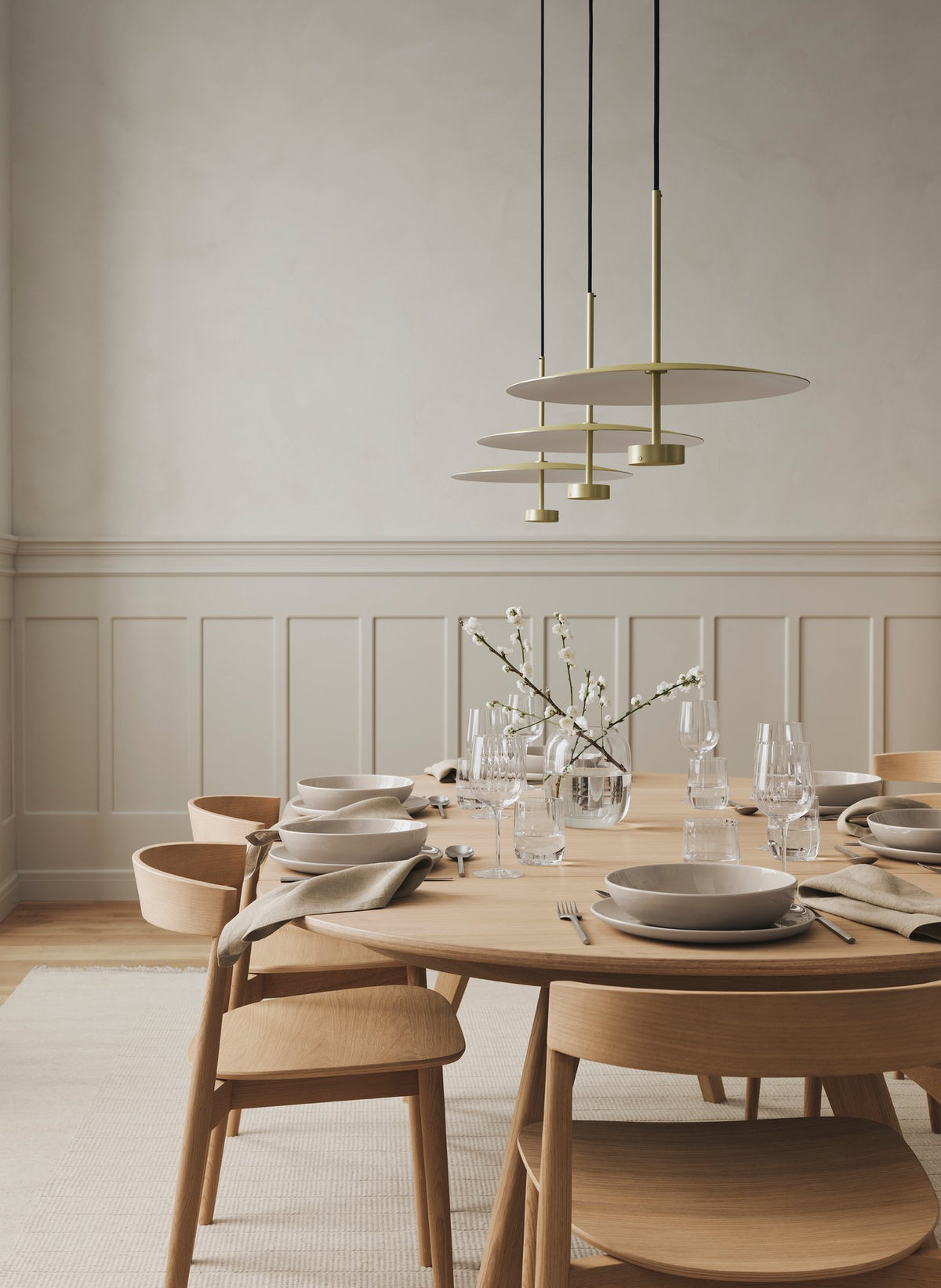 Bolia Soft Mood ronde eettafel in eetkamer, sfeerfoto 3