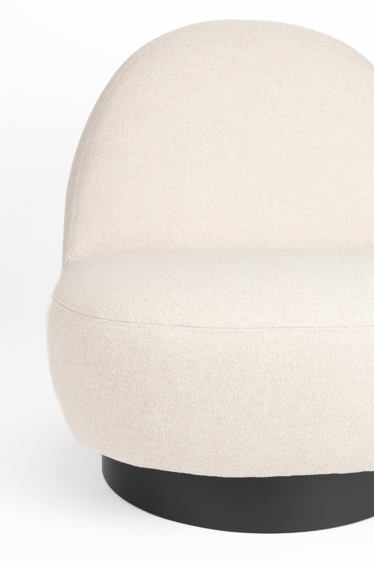 Zuiver Eden loungestoel Latte sfeerbeeld