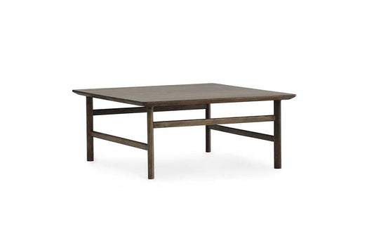Moderne gerookte eiken salontafel met solide lakafwerking en onderplank.