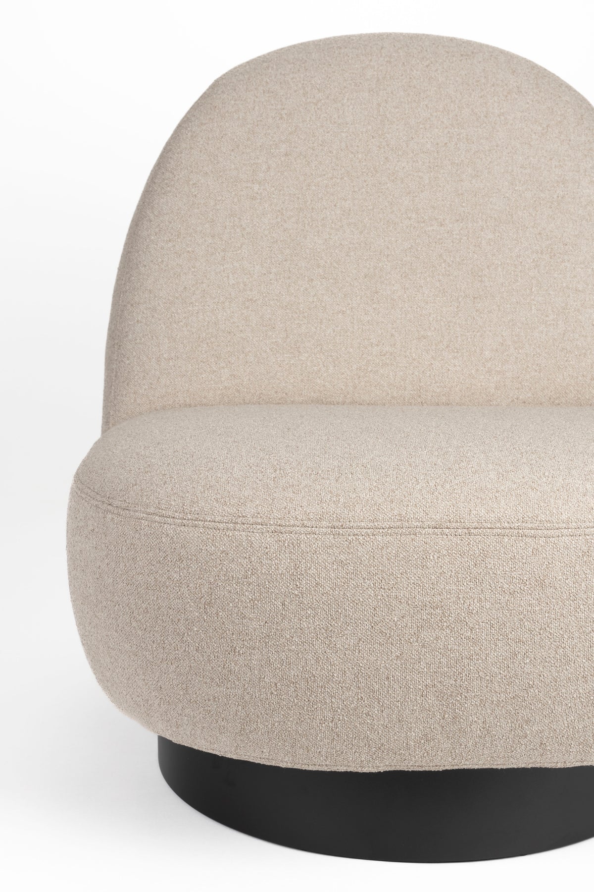 Zuiver Eden loungestoel Cappuccino sfeerbeeld